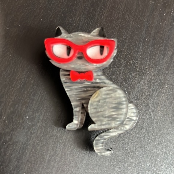 Cat pin! Designed in Melbourne, Australia! - Picture 2 of 4
